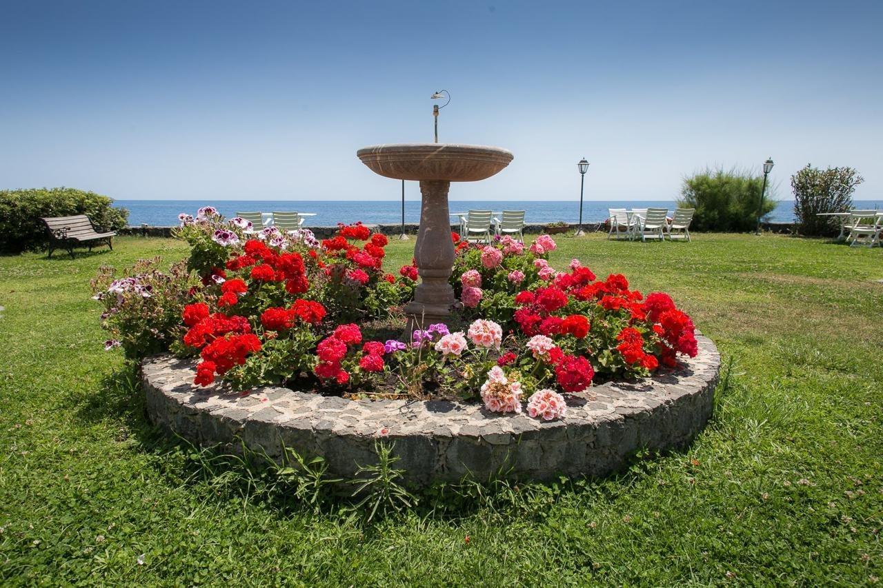 Arathena Rocks Hotel Джардини-Наксос Экстерьер фото