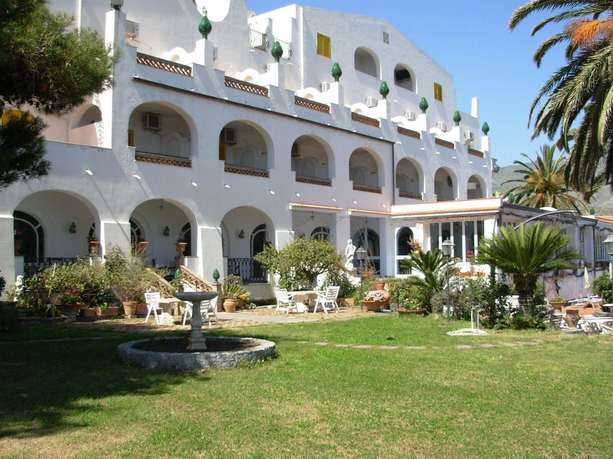 Arathena Rocks Hotel Джардини-Наксос Экстерьер фото