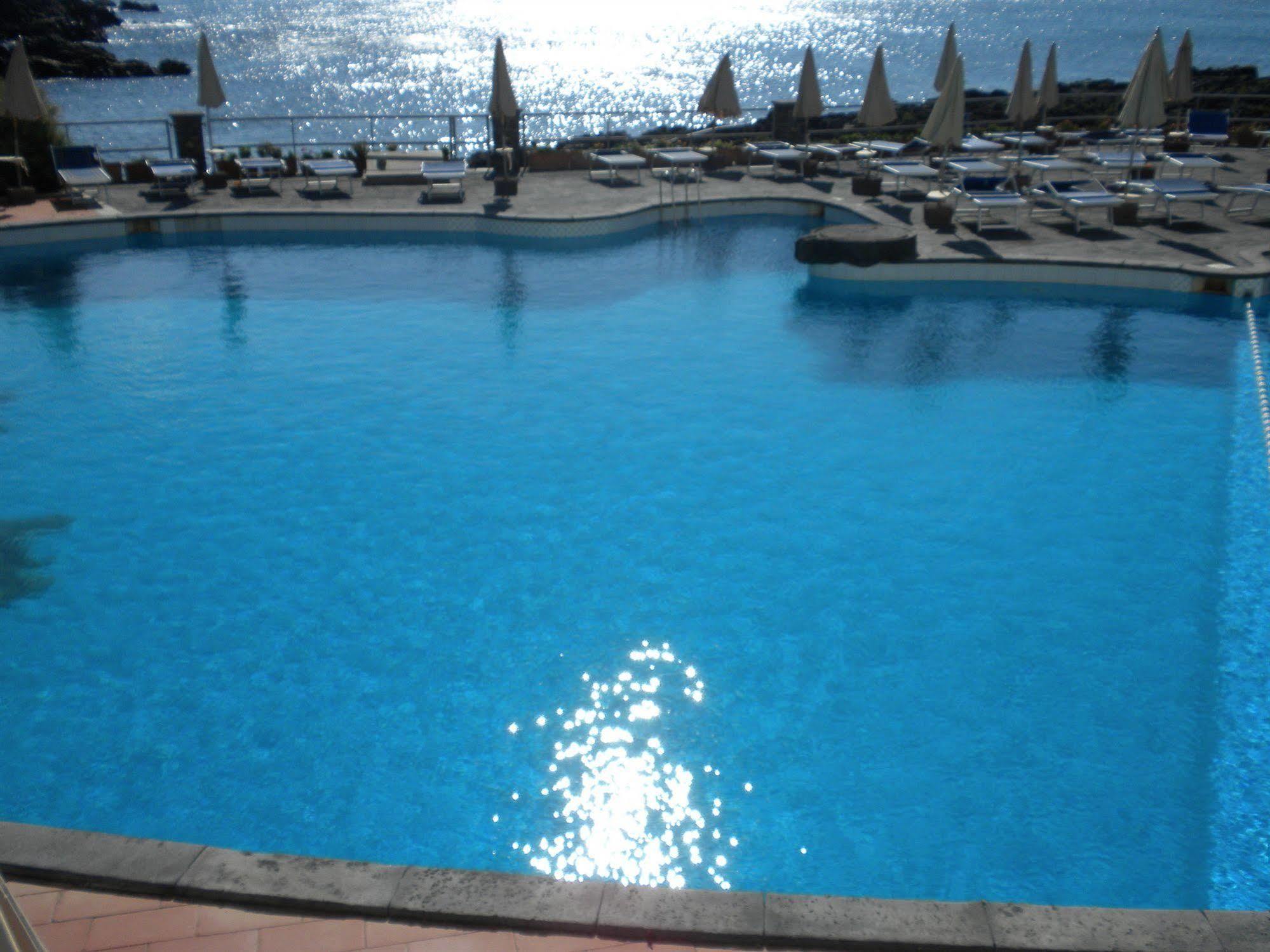 Arathena Rocks Hotel Джардини-Наксос Экстерьер фото